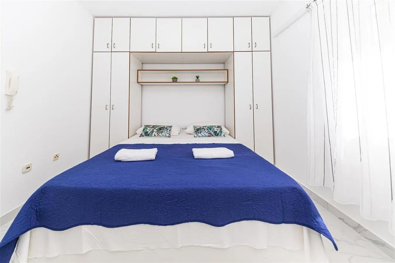 Apartments Bozo - 100M To The Sea Donji Okrug