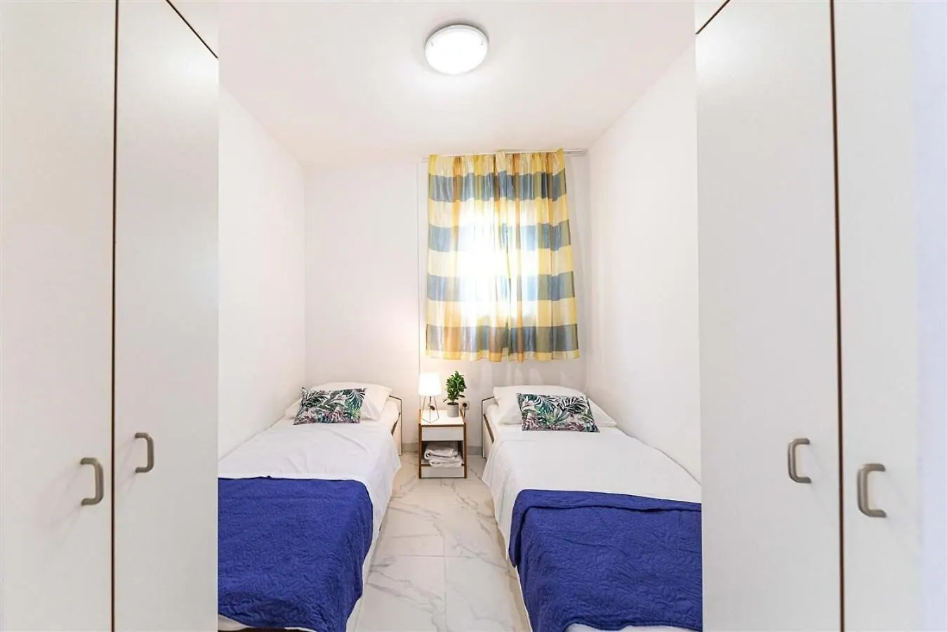 Apartments Bozo - 100M To The Sea Donji Okrug   Donji Okrug (Ciovo)