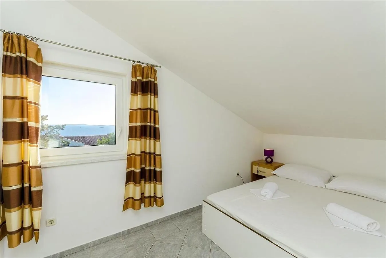 Apartments Bozo - 100M To The Sea Donji Okrug   Donji Okrug (Ciovo)