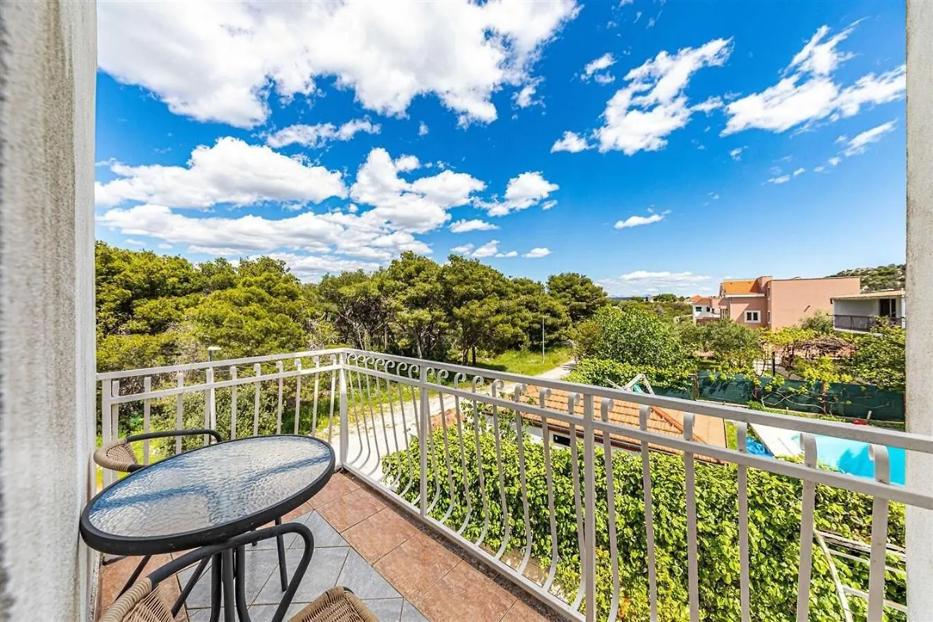 Apartments Bozo - 100M To The Sea Donji Okrug  Croatia