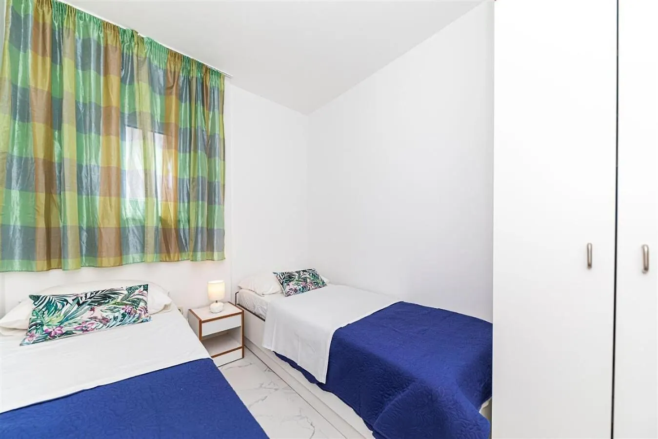 Apartments Bozo - 100M To The Sea Donji Okrug  0*, Donji Okrug (Ciovo) Croatia