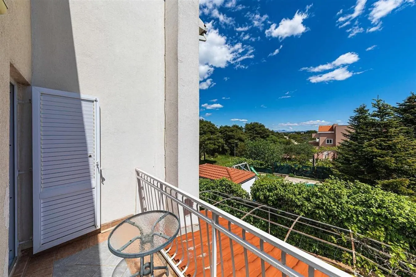 Apartments Bozo - 100M To The Sea Donji Okrug