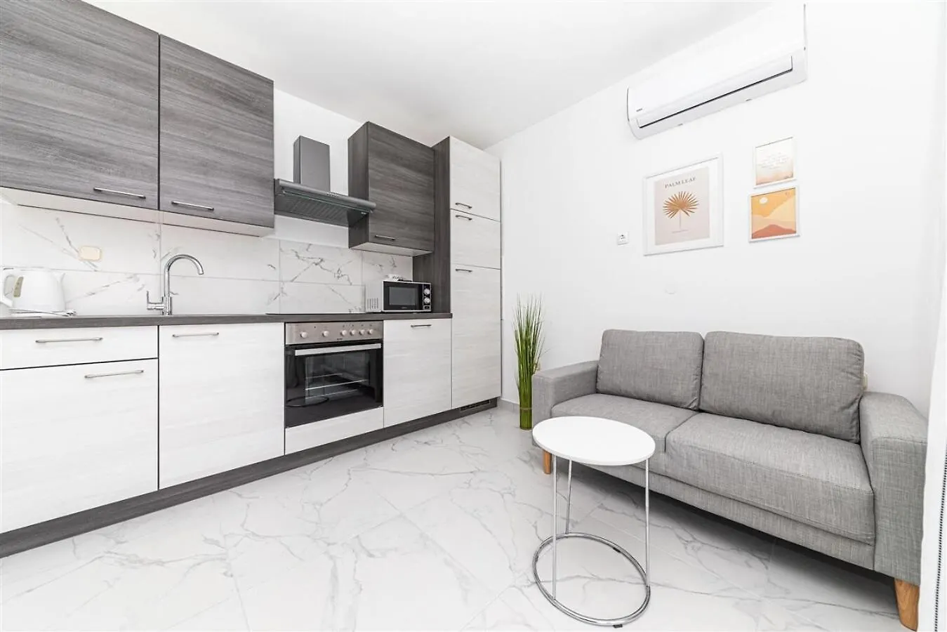 Apartments Bozo - 100M To The Sea Donji Okrug  Croatia