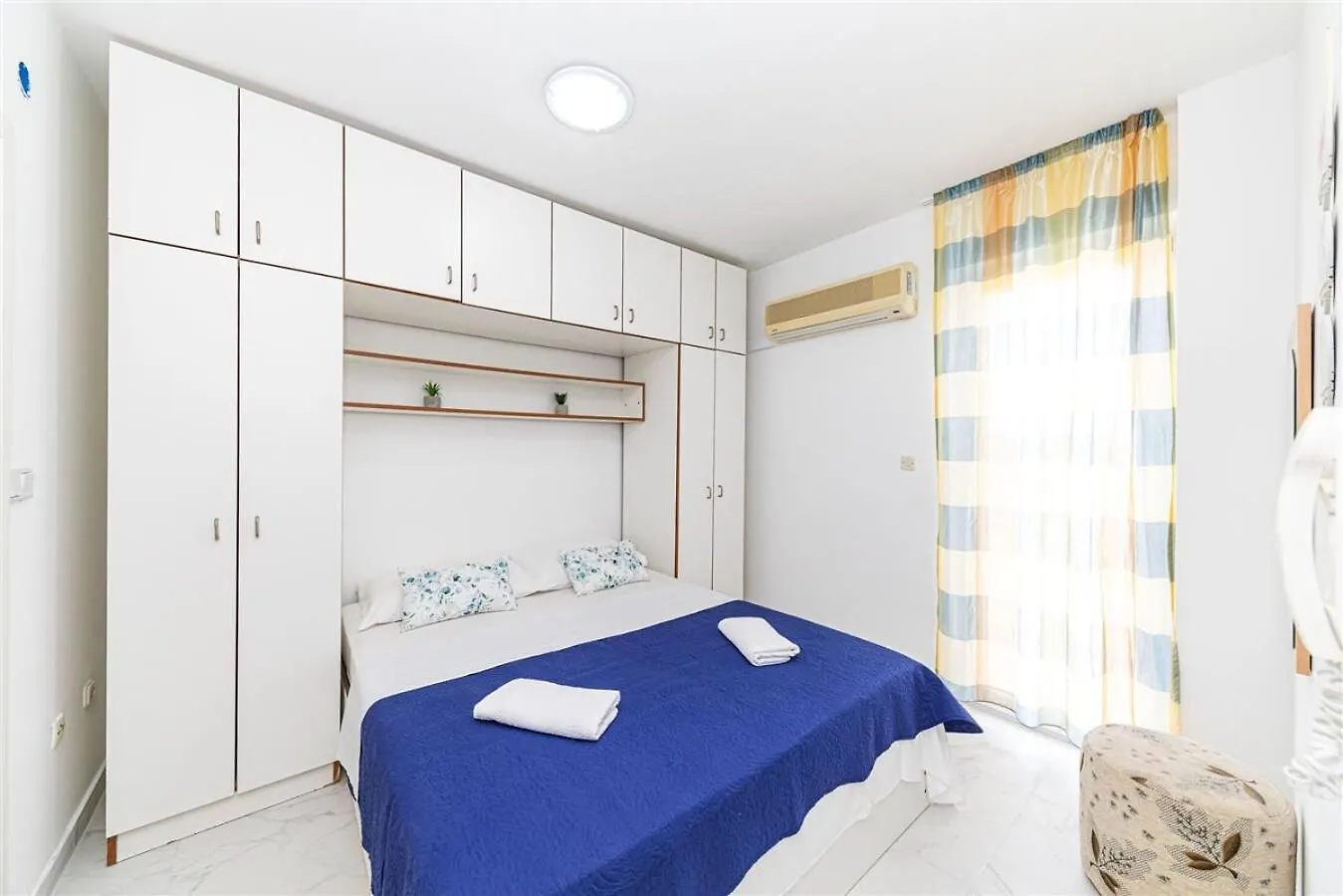 Apartments Bozo - 100M To The Sea Donji Okrug