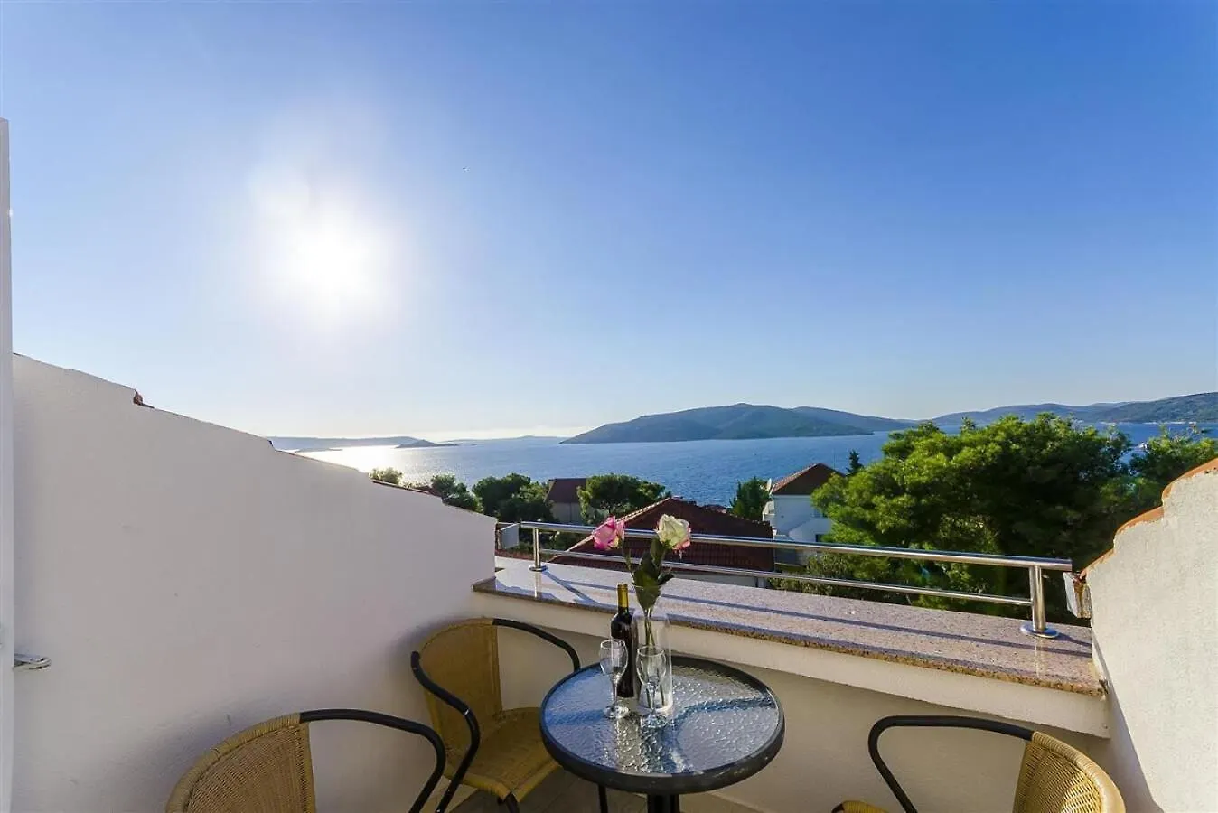 Apartments Bozo - 100M To The Sea Donji Okrug  Croatia