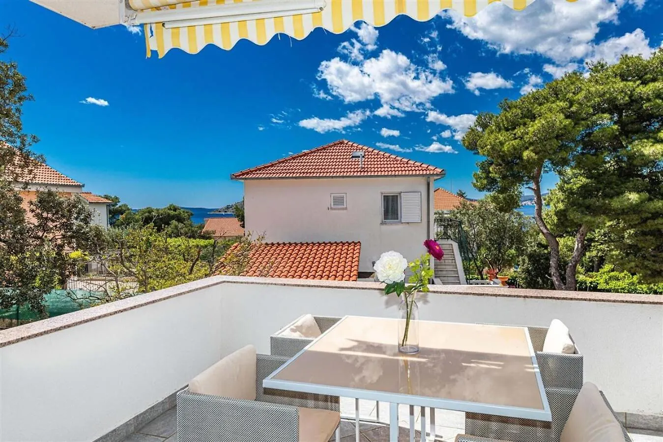 Apartments Bozo - 100M To The Sea Donji Okrug  0*, Donji Okrug (Ciovo)